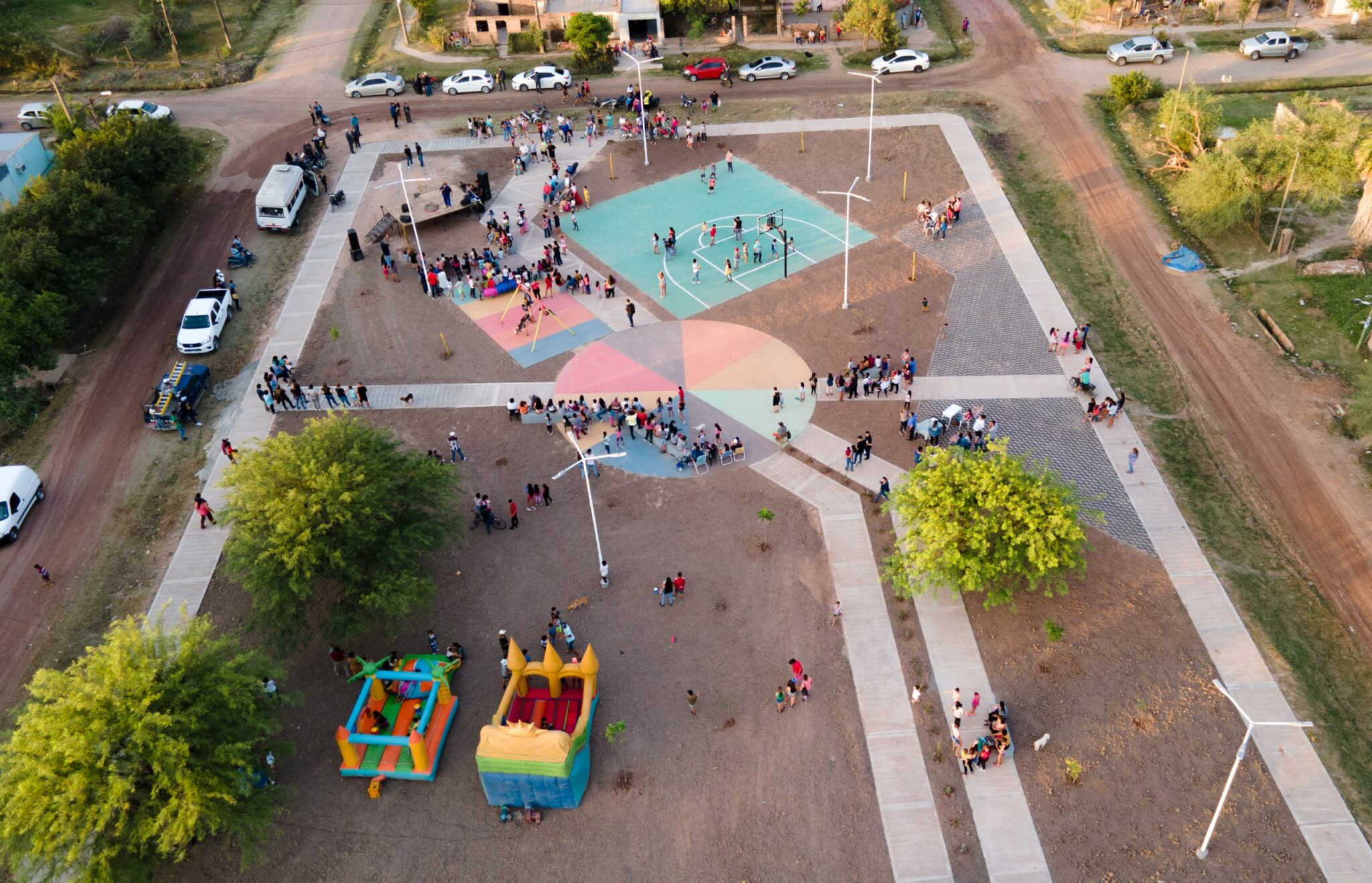 El intendente Bruno Cipolini inauguró  un espacio de recreación en el barrio Aipo San Cayetano