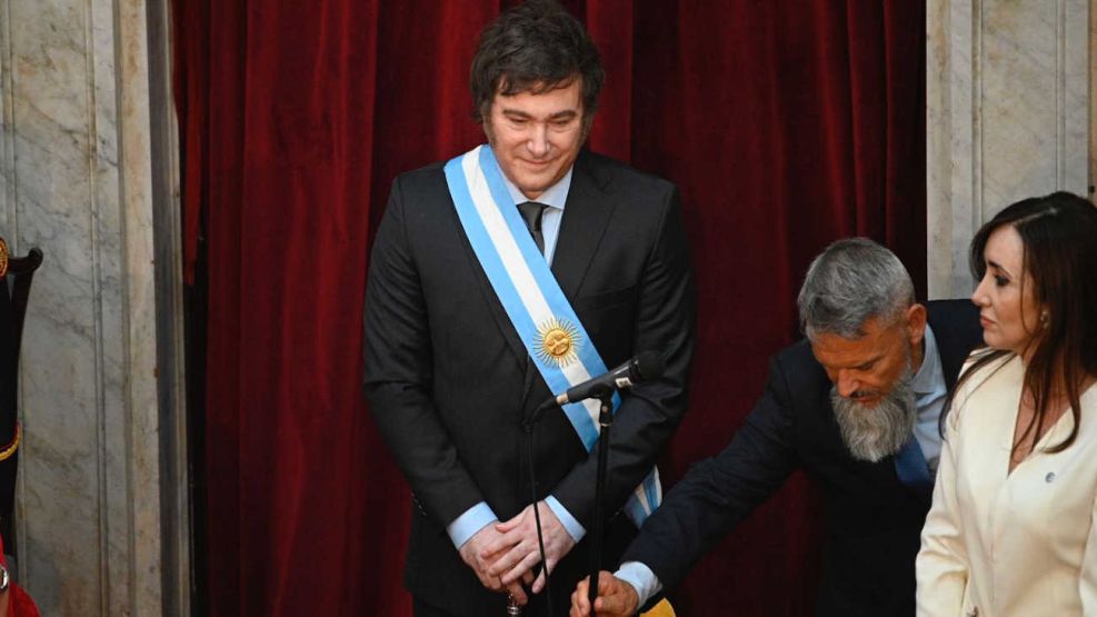 Argentina tiene un nuevo presidente Javier Milei asume el mando del país