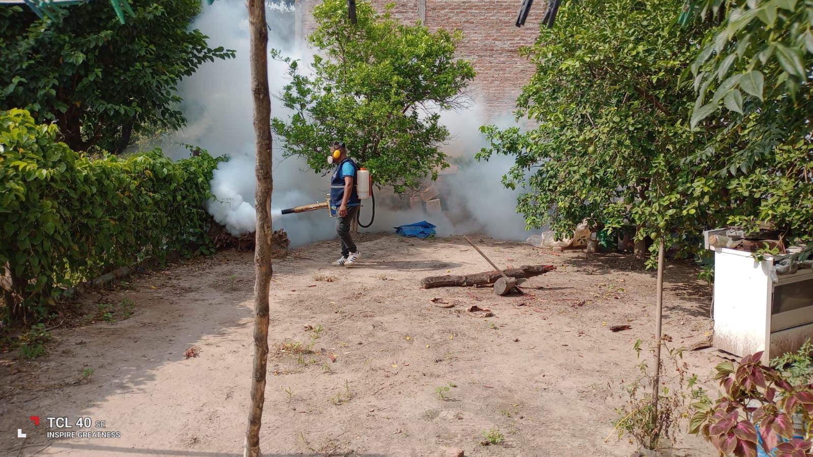 Descacharrado y Fumigación : Continúan los operativos de prevención de dengue en los barrios